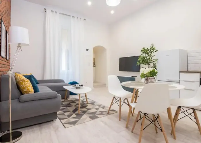 One Bedroom Apartment - Dluga 30 Street